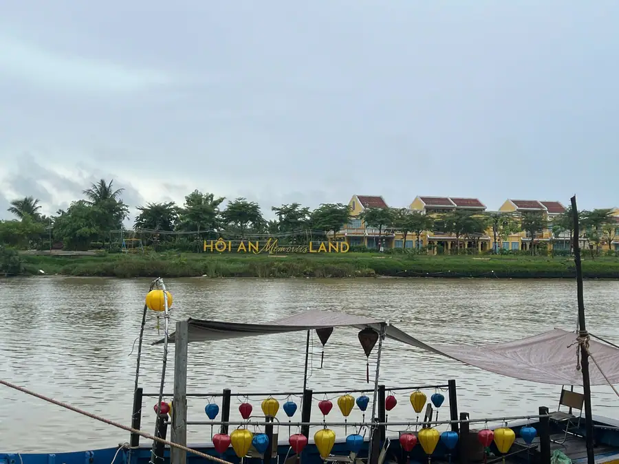 Du Lịch Hội An Mùa Nước Nổi: Đi Thuyền Ngắm Phố Cổ