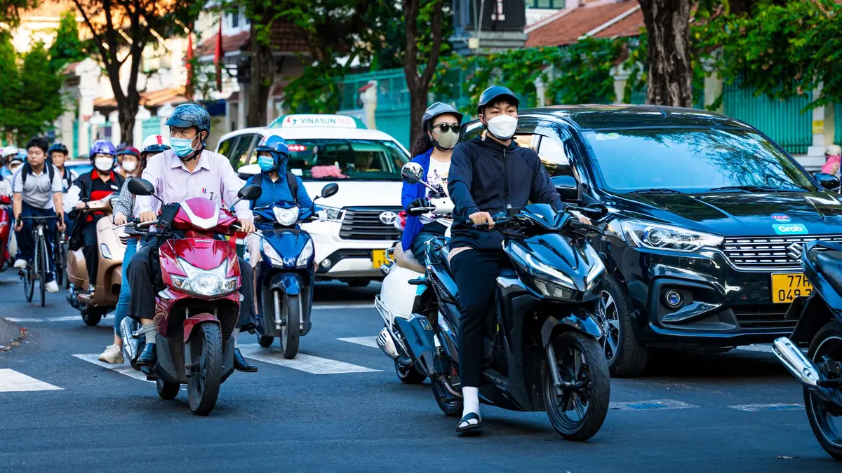 Đường ven biển Đà Nẵng đi Hội An với cảnh biển xanh