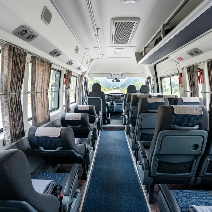Nội thất Ford Transit rộng rãi thoải mái