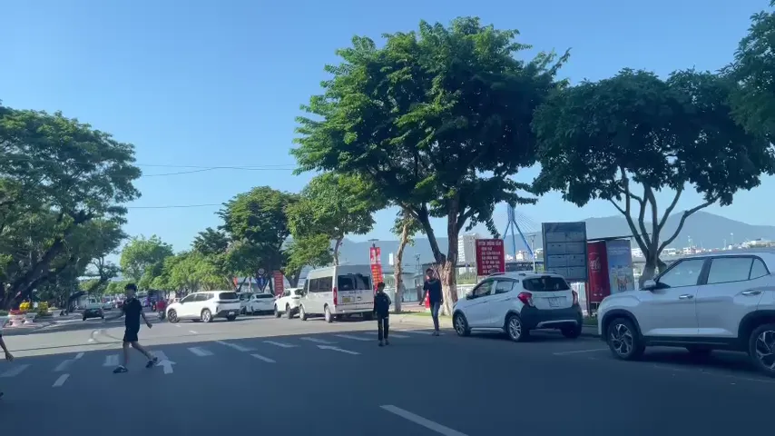 Đường Bạch Đằng về đêm