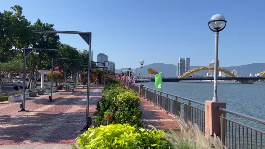 Cầu Rồng phun lửa đêm thứ 7