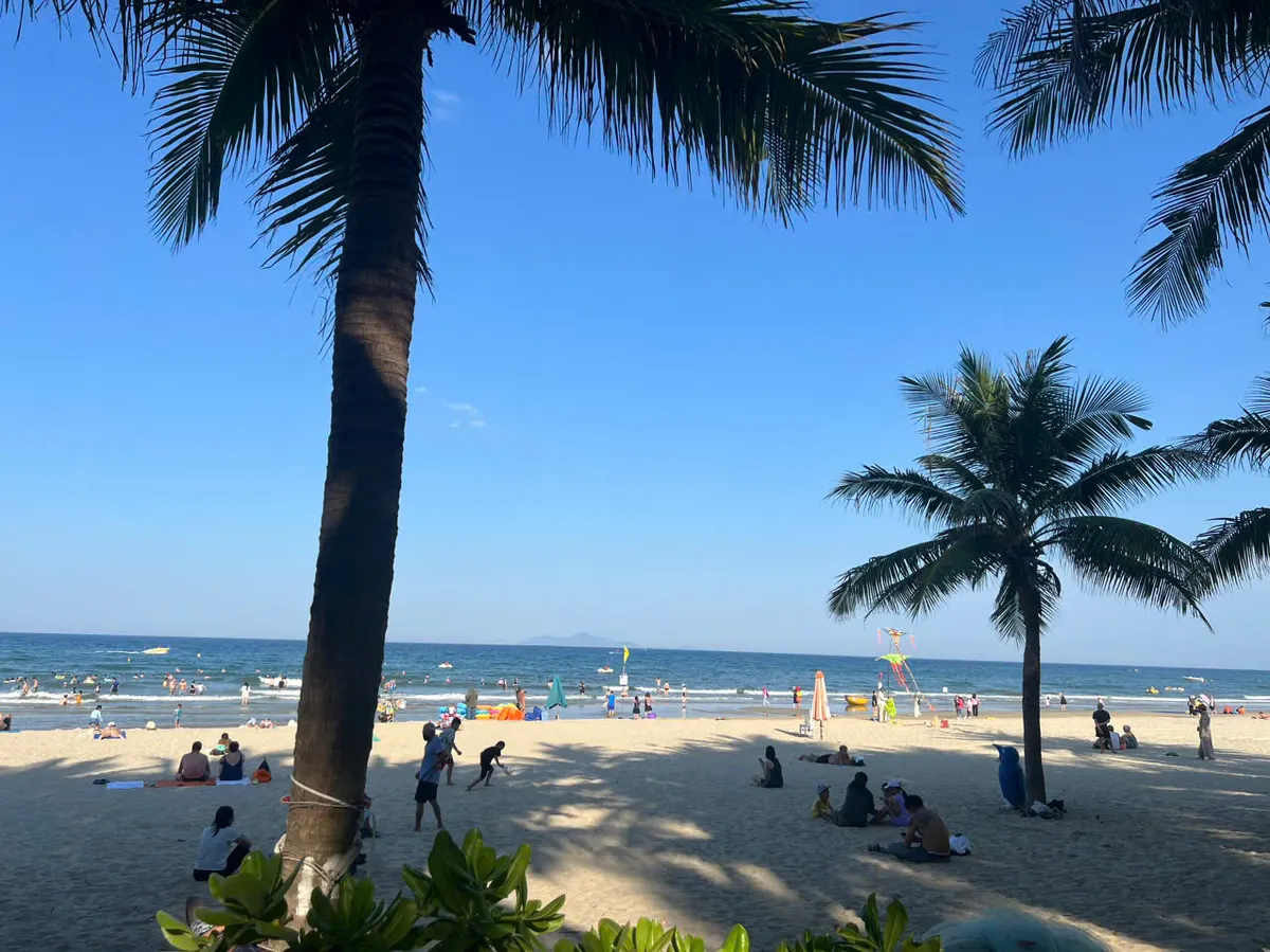 Bãi biển Đà Nẵng mùa hè